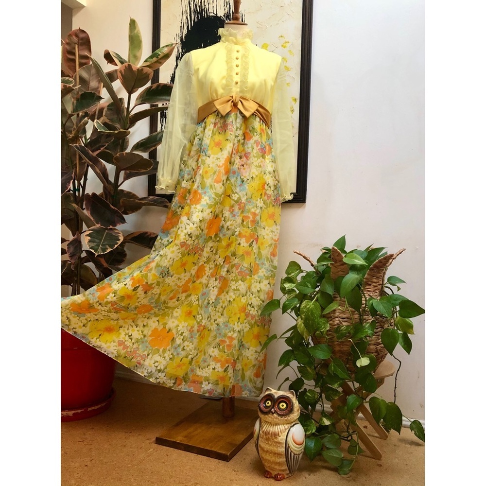 Quirky Bride!!!! Wedding Dress w Veil - Picture 12 of 16